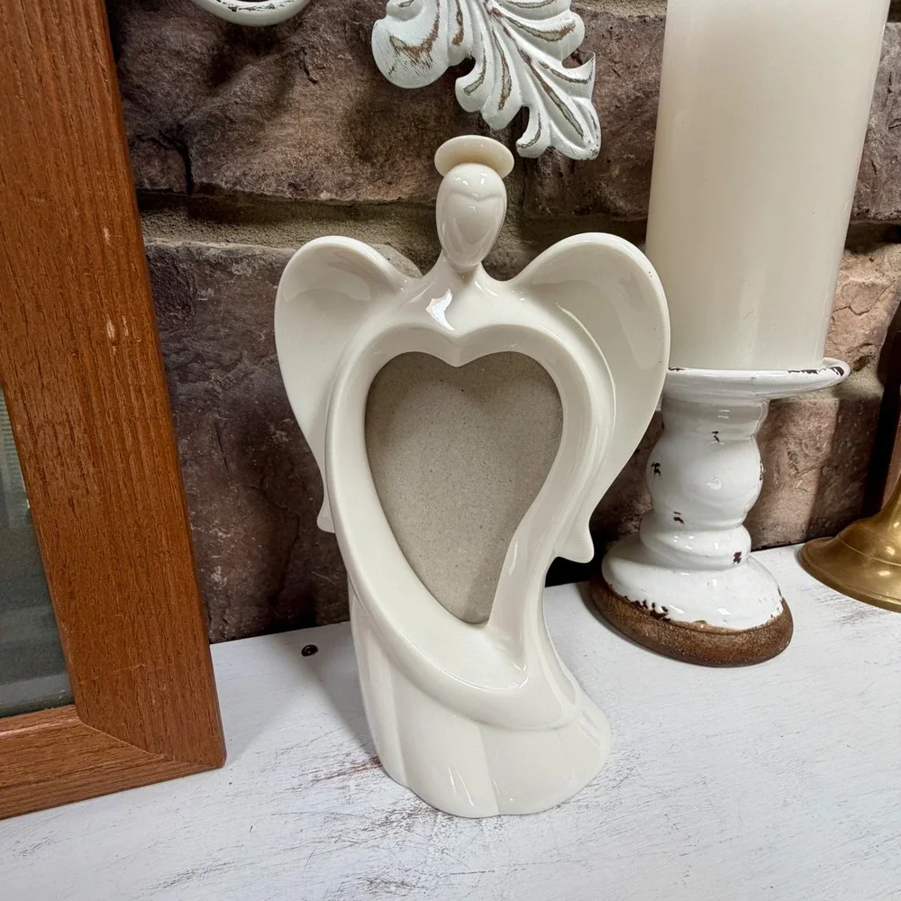 Enesco 2001 Ceramic Angel Heart Picture Frame White Minimalist Figurine 909034